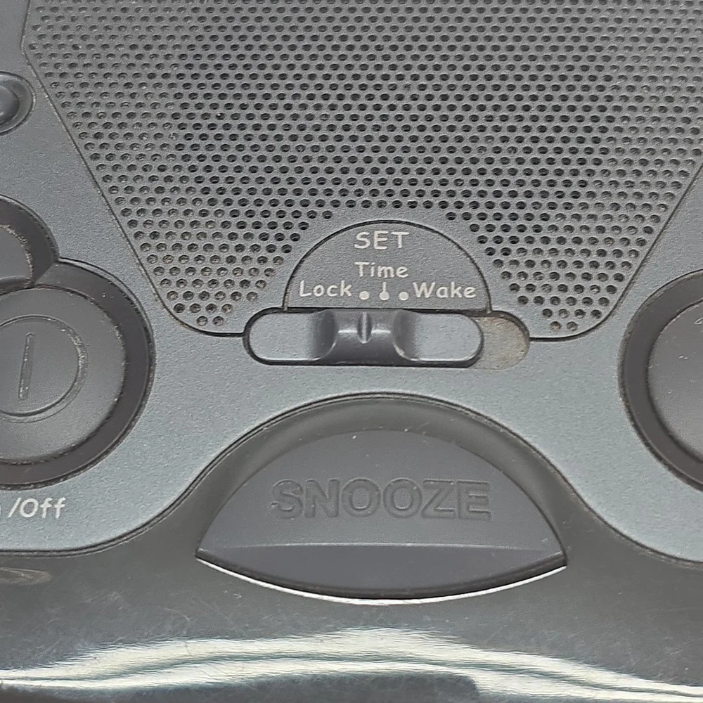 GE AM/FM Clock Radio Alarm Digital Clock and Wake Set Model # 7-4837C Works